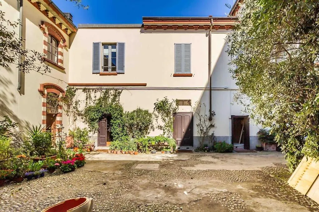 Bohemian Art Apartment. One Bedroom One Sofa Milano Lejlighed